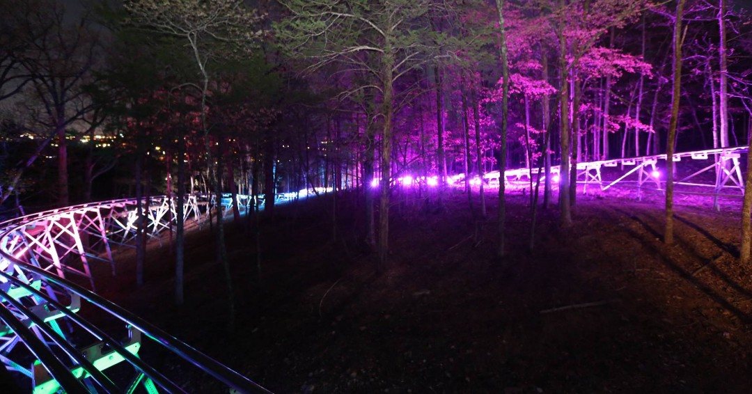 RunawayCoaster's tweet photo. Day or night? Which is the best time to Runaway? #bransonmountaincoaster #WhyNotDoBoth https://t.co/VJqrGvtF2i