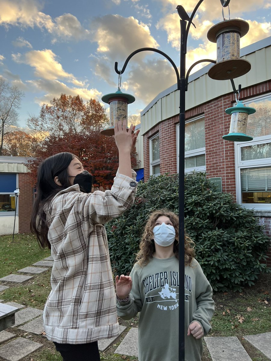 Recycled material bird feeders complete! <a href="/RSDsmithschool/">Smith Middle School</a> <a href="/drmatthewmurphy/">Matthew J.  Murphy</a> @MrAndrewHerre