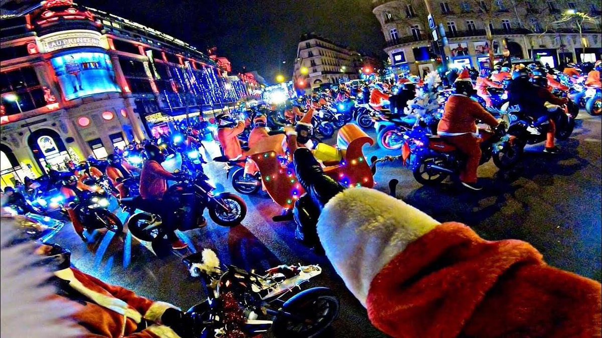 [Save The Date] - La #Carabalade aura lieu le 16/12/21. Habillez vos meules des plus belles guirlandes et sortez vos habits de #perenoel - Toutes les infos sur le FB des #caramotards - fb.me/e/24AAMLNQ5 🎅