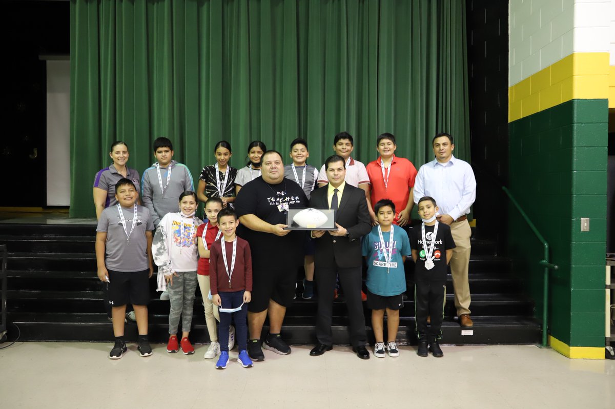 LISD is one of 12 districts in South Texas to be chosen for the Fuel Up to Play 60 program. For their efforts in participating, Don Jose Gallego Elementary School was the first to receive an autographed Cowboys football by NFL legends Tony Dorsett, Larry Brown and Drew Pearson. https://t.co/r9KzPX6hWk