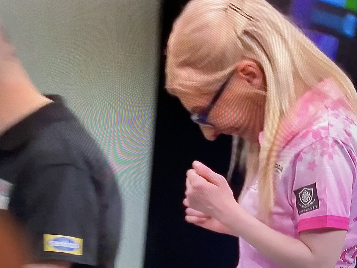 JPD_Photography's tweet photo. Wow what a match huge congratulations @Fsherrock through to the knockout rounds of #GrandSlamofdarts @OfficialPDC https://t.co/O1yoBkdalS