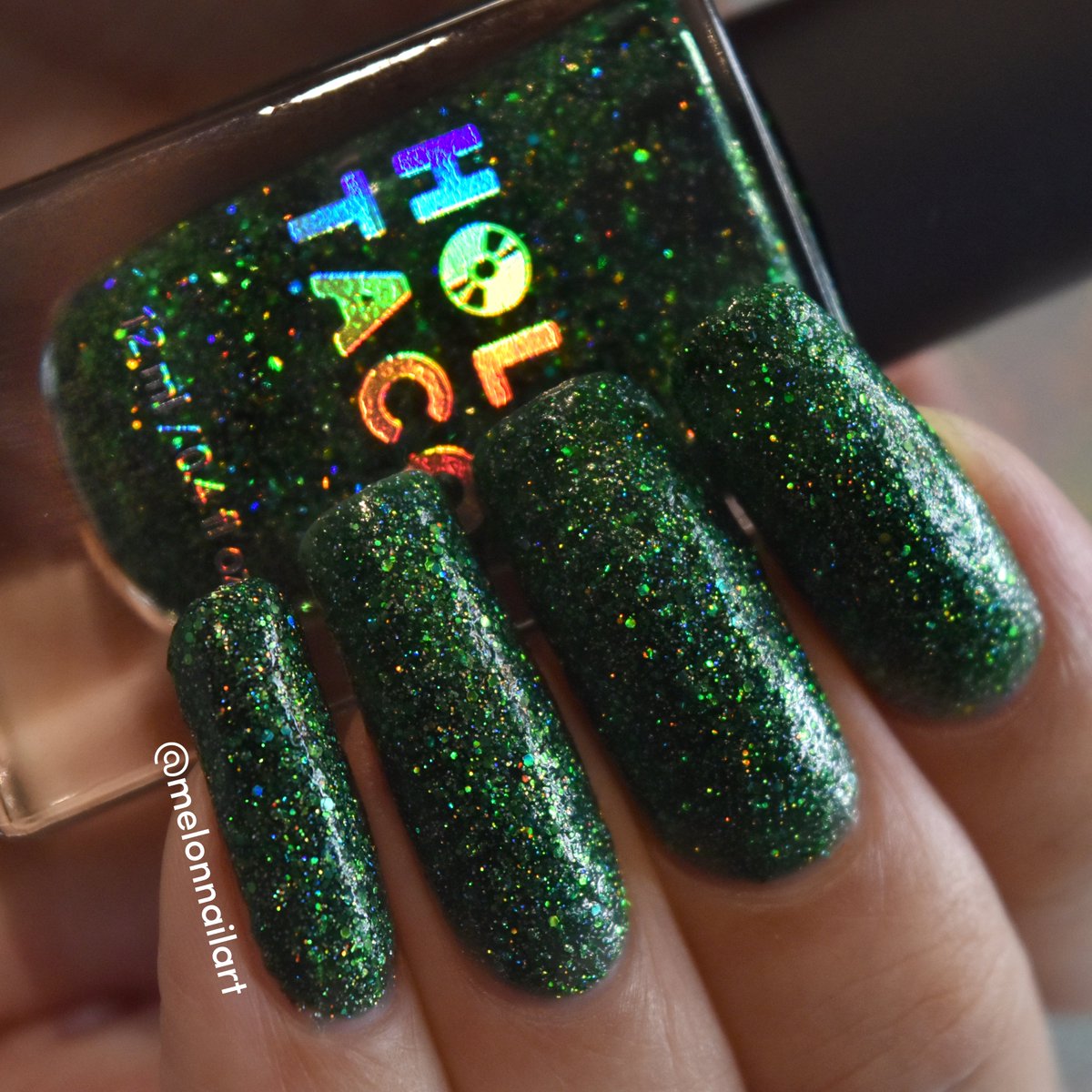melonnailart's tweet photo. *PR Sample* 2/6 Everything is Pine 💚 from 
@holotaco Cristmas collection🎄
This one is the 1st polish I own which is closer to a warmer tone &amp; it is perfect for the Holodays season! 😍Using 3 coats 💅More pics on my IG💙
#holotaco #holotacocristmas #everythingispine @nailogical https://t.co/pn6M6Xb2WV