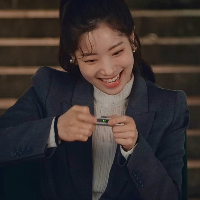 twice smiling tweet media