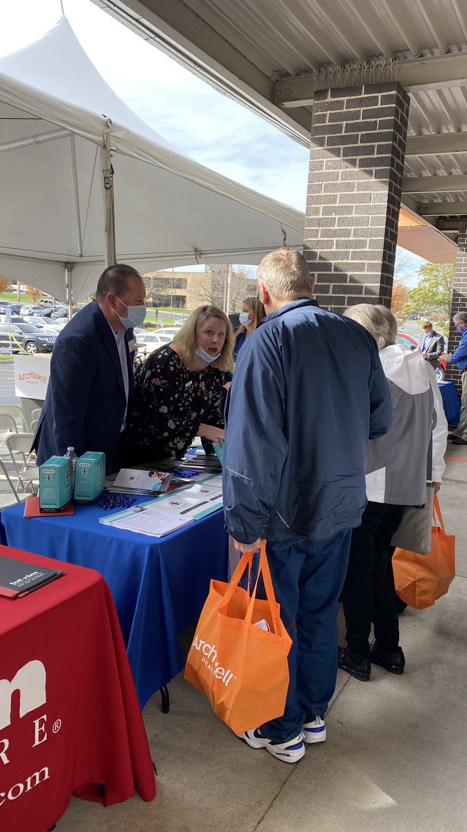 IntegrityPharm's tweet photo. It was a privilege to attend The @archwellhealth Grand Opening at their new Overland Park neighborhood clinic today.  
Together, we're helping seniors lead healthier, happier lives through superior, holistic primary care. #MedicareAdvantage #medicationmanagement #adherence https://t.co/Sv1gl1Unn5