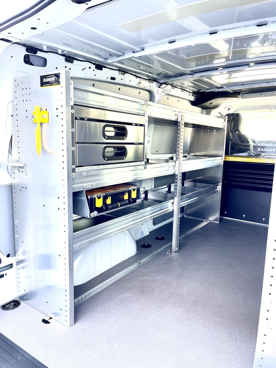 MobileColdSol's tweet image. Another @MercedesBenzUSA Metris cargo van upfit with passenger side sliding door window installed and @RangerDesignInc components - max view partition, shelving with dividers, drawer cabinet, hooks &amp;amp; partskeeper cases.
