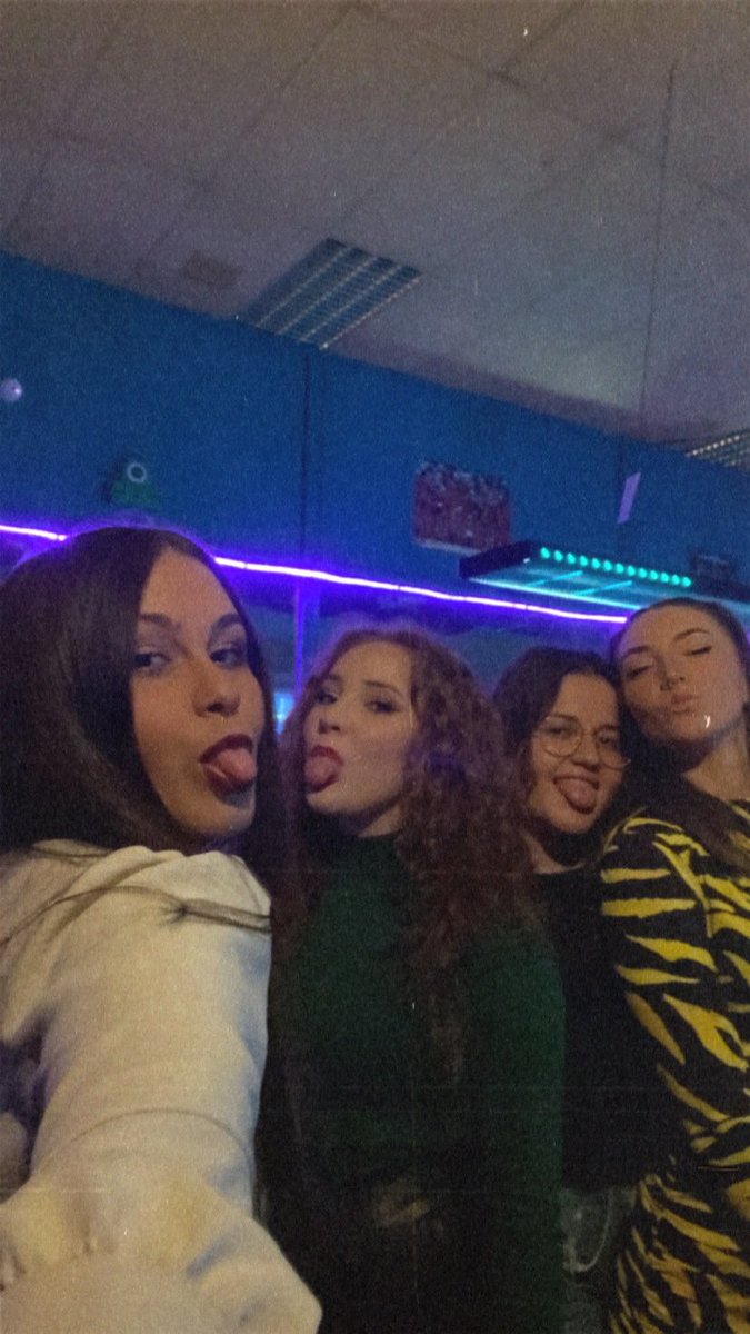 anaapeerezz tweet picture