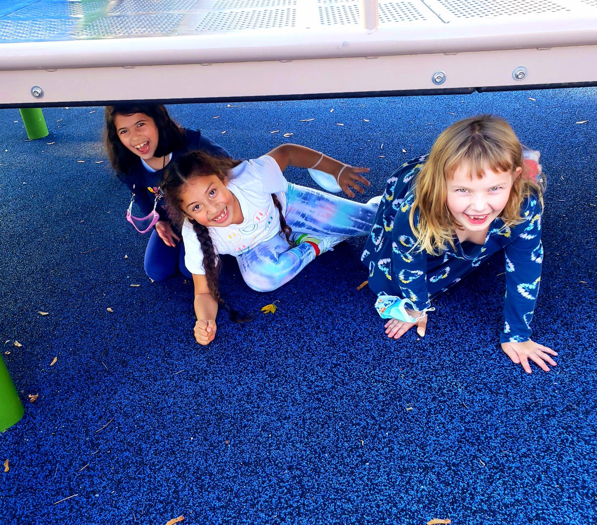 scully2014's tweet photo. Magical Mondays~being kids #theSMILESthough #thisisriverhead @RiverheadCSD https://t.co/ttDbJZ66lF