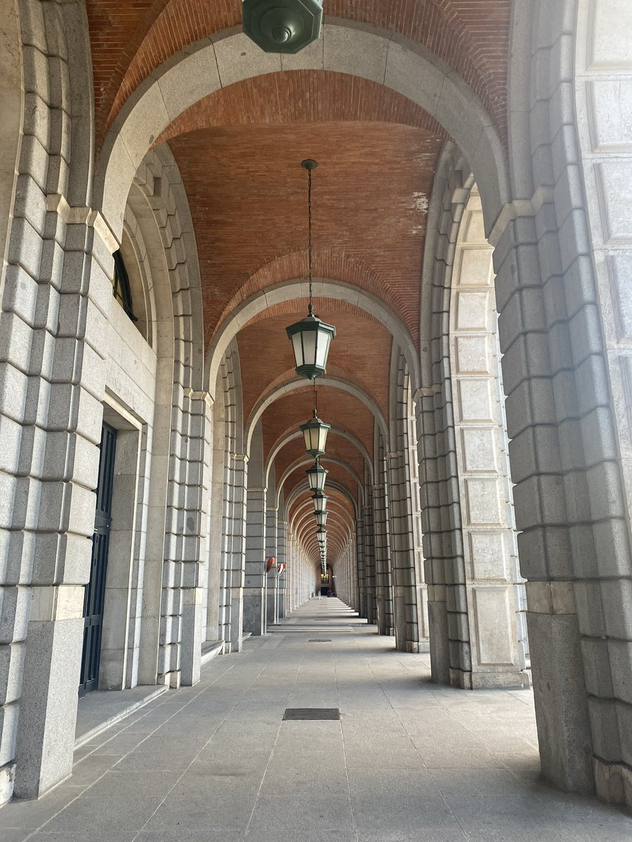 Hoy cierro una extraordinaria etapa al frente de la comunicación en @mitmagob. Muy agradecido a <a href="/raquelsjimenez/">Raquel Sánchez</a> y a <a href="/abalosmeco/">José Luis Ábalos</a> por darme la oportunidad de ser el dircom de este transatlántico. Gracias a mis jefes <a href="/TLorka99/">Ricardo Mar Ruipérez</a> y <a href="/svtorron/">Sergio Vázquez</a>, y al magnífico equipo de este ministerio.