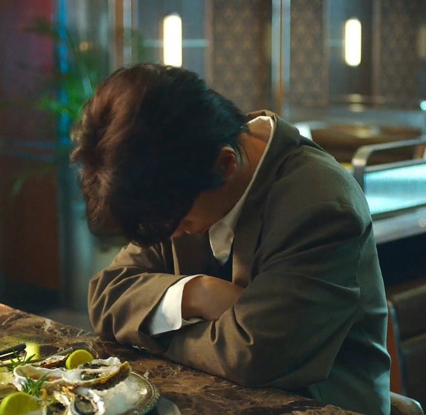 대진준기

[야 진짜 미안하다
오늘 늦게 끝날 것 같은데
저녁 다음에 먹어도 되냐?
이미 도착한 거 아니지?
도착했으면 내 이름 대고 
먹어. 내가 전화해놓을게]

[일없다. 
내래 아직 집이니
신경쓰지말라.]

                                         쌍간나새끼..ㅠ