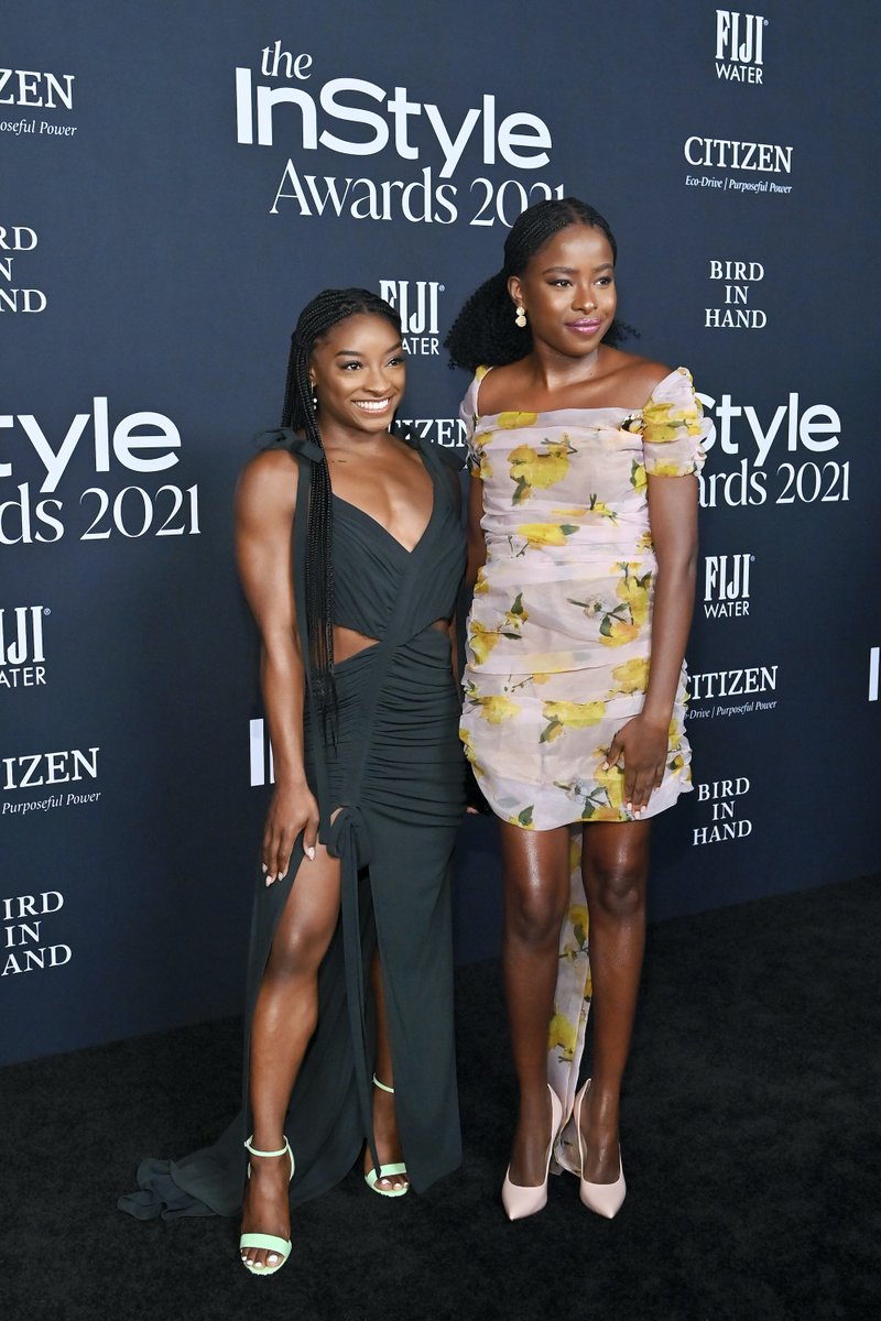 When legends collide. @Simone_Biles @TheAmandaGorman #InStyleAwards

(📸: Getty Images)