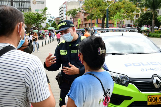 PoliciaColombia's tweet photo. Empathy, courtesy, peace and trust, characteristics that are transmitted by the new blue uniform, aligned with the world’s international police standards. #PoliceTransformation https://t.co/qF2h7efzen
