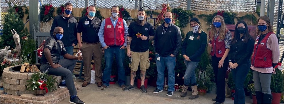 MatthewBeebeR21's tweet photo. Thank you Team 110 for hosting walk today with our MST, HR, and LP partners.  
@ShawnMcpherson @KatieEngen 

Had the opportunity to walk the store and hand out some service stars. https://t.co/jkb5VZaVFs