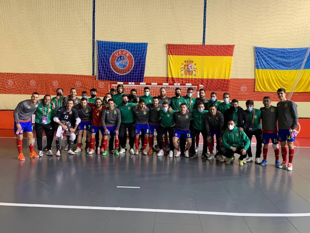 FS_Albelda's tweet photo. Evento gigante para Albelda. Entre todos lo hemos hecho realidad. Orgullosos de poder brindaros este partido #PalaciosRevoluGreen #Cidacos #IndexFix #AytoAlbelda #FSA #ComiteRiojanoFutbolSala #FederacionRiojanaFutbol #RFEF https://t.co/m9SSuq7ctl