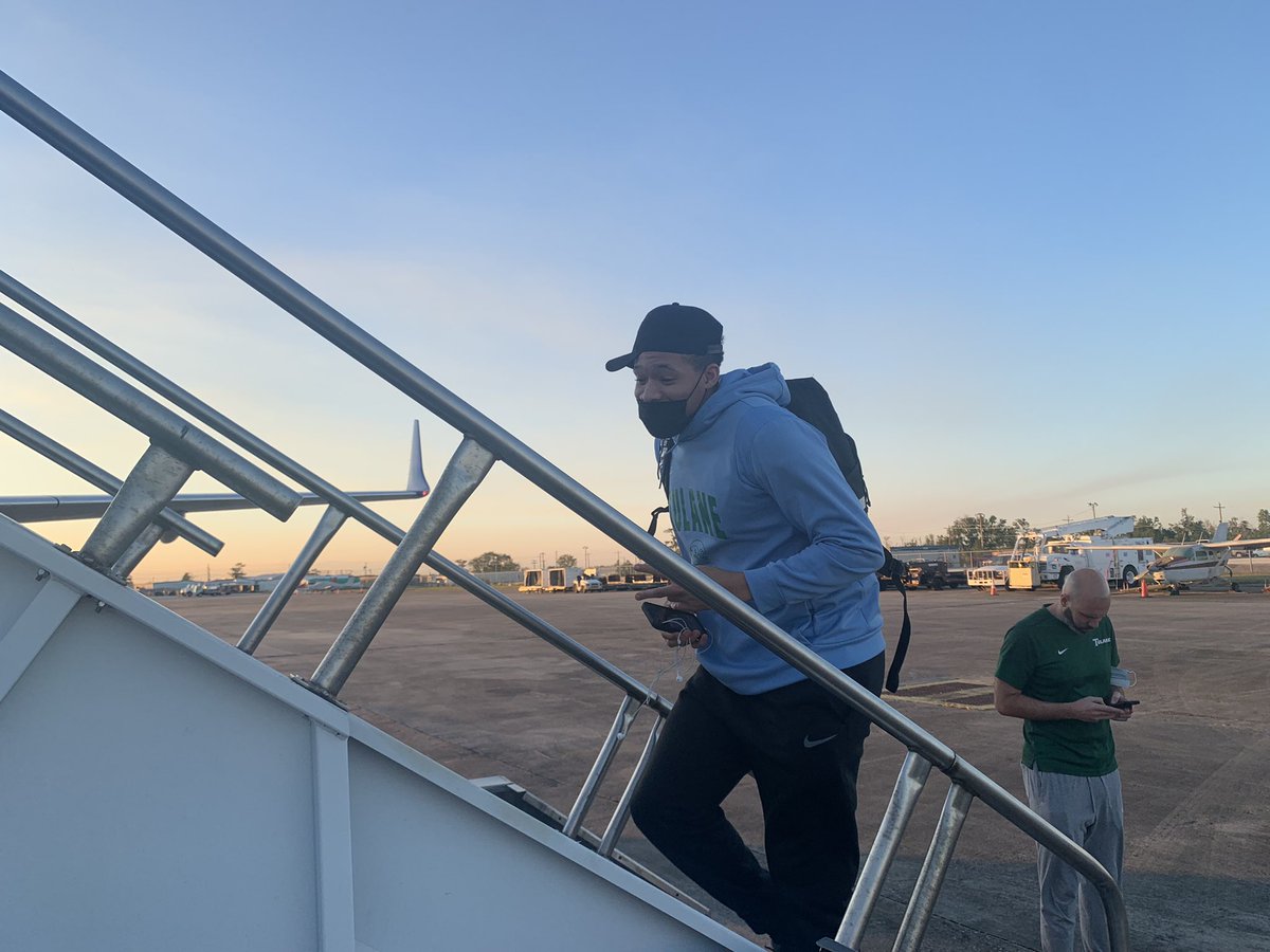 GreenWaveMBB's tweet photo. Business trip to Tallahassee. #RollWave #wheelsup 🛫 https://t.co/zoxceZIQyI