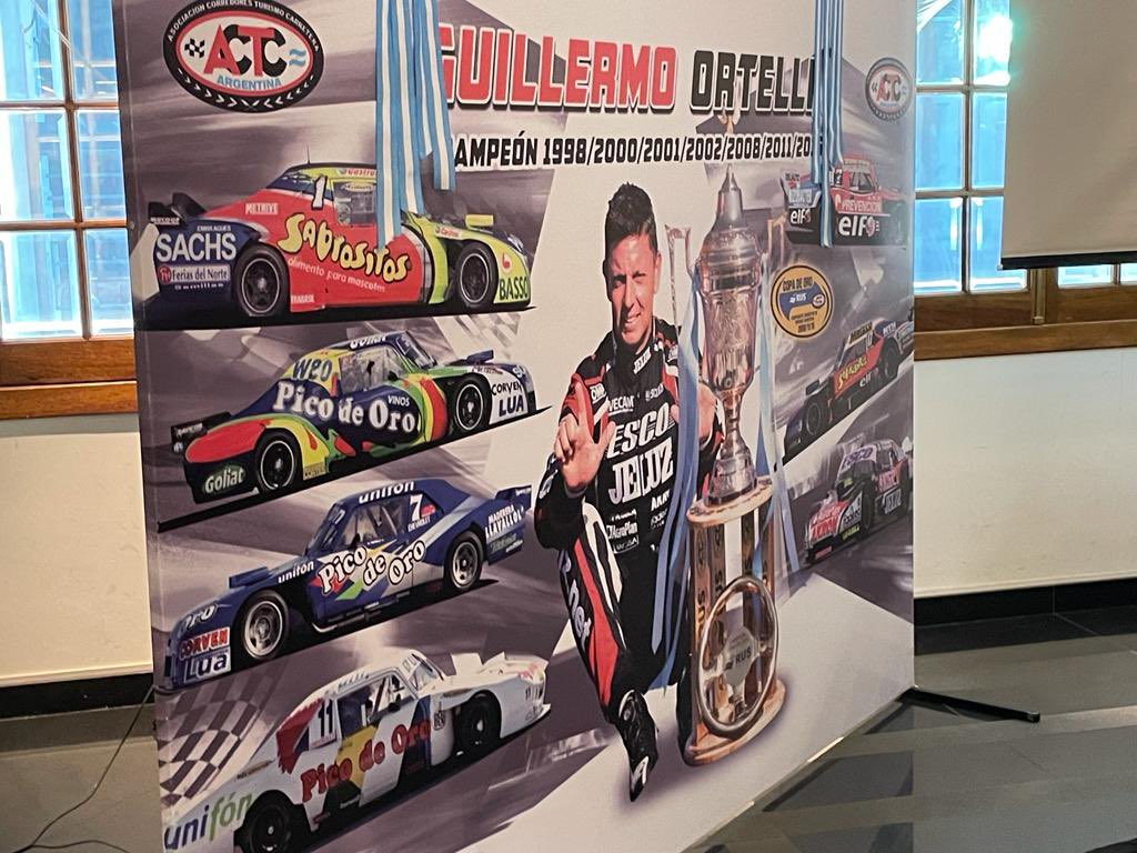 Claudio D. Legnani tweet media