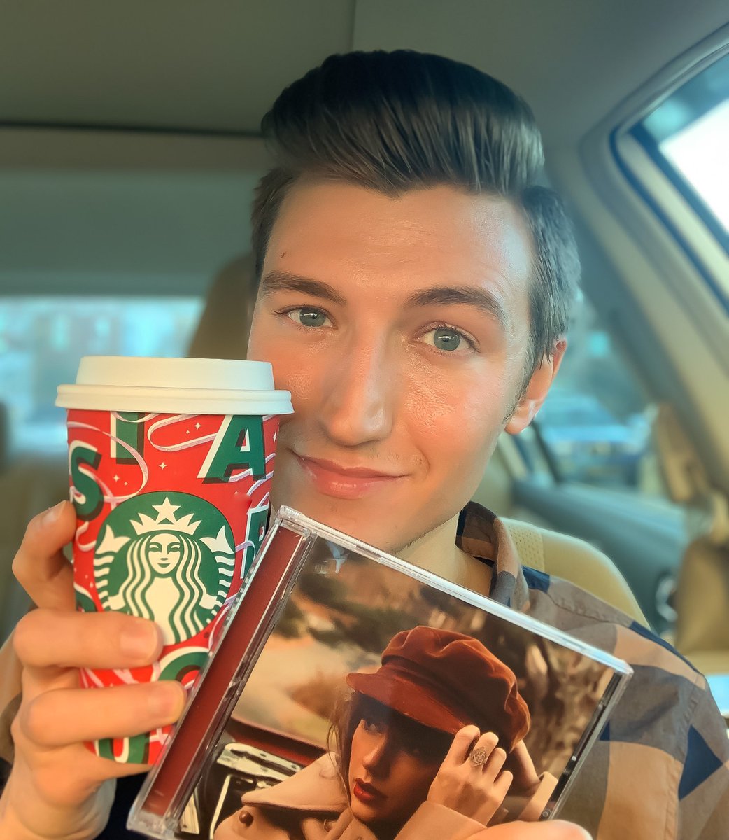 _brandonhood_'s tweet photo. Finally got my RED (Taylor’s Version) CD, and the latTAY to celebrate 🧣✨ 
#RedTaylorsVersion @taylornation13 https://t.co/MbDtb65J5a