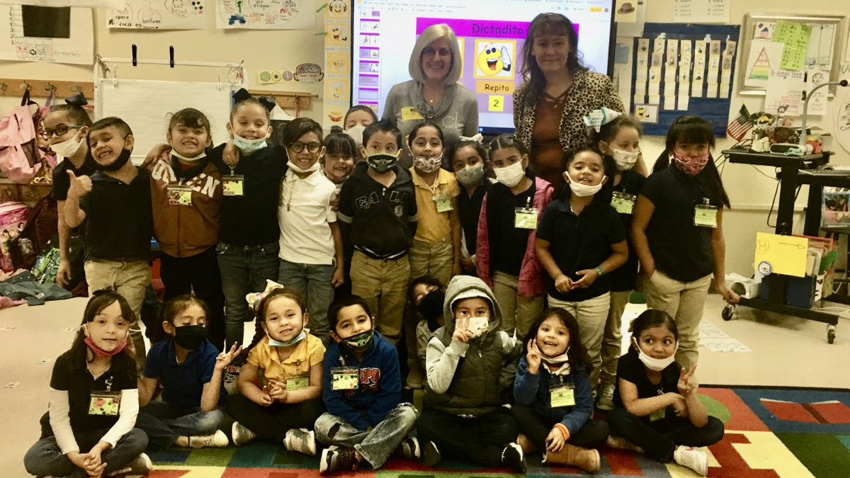 DRMLARA's tweet photo. Así o más hermosos estos chiquillos de la maestra dual Diana Loya dándome una cariñosa bienvenida 🤗 @SanElizarioISD @SusanaFrescas #Tomalapalabra #7pasos https://t.co/Qyax8XKq06