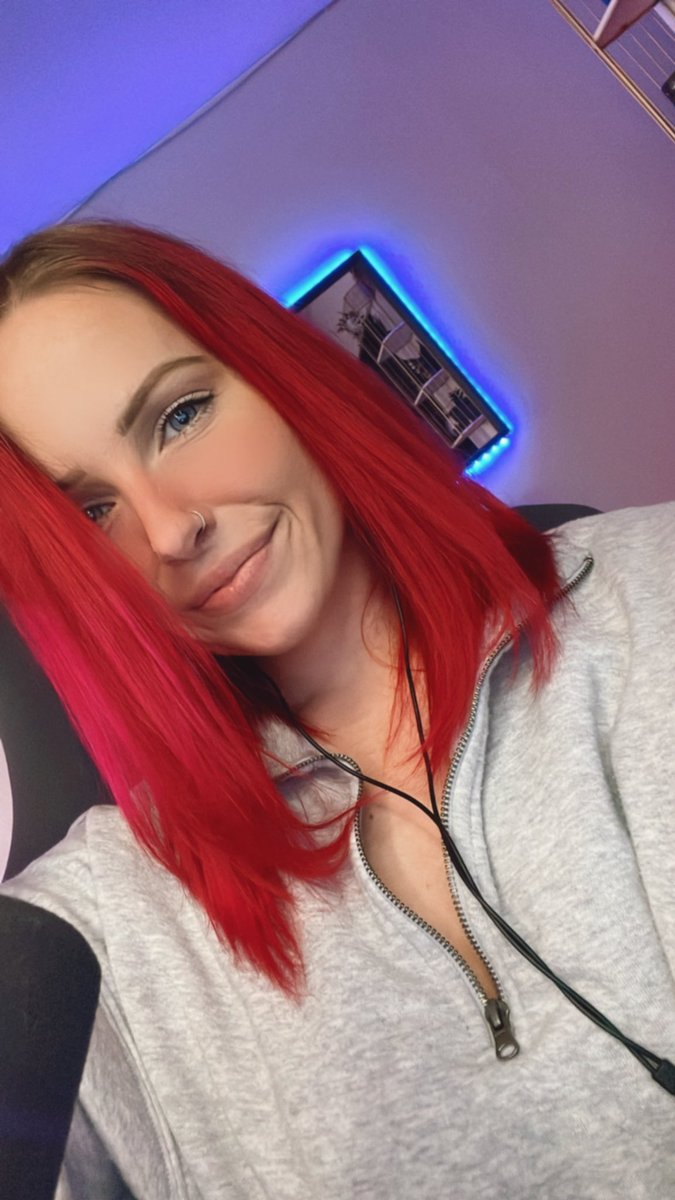 Steenkerrr's tweet photo. Felt cute https://t.co/qECZklSess