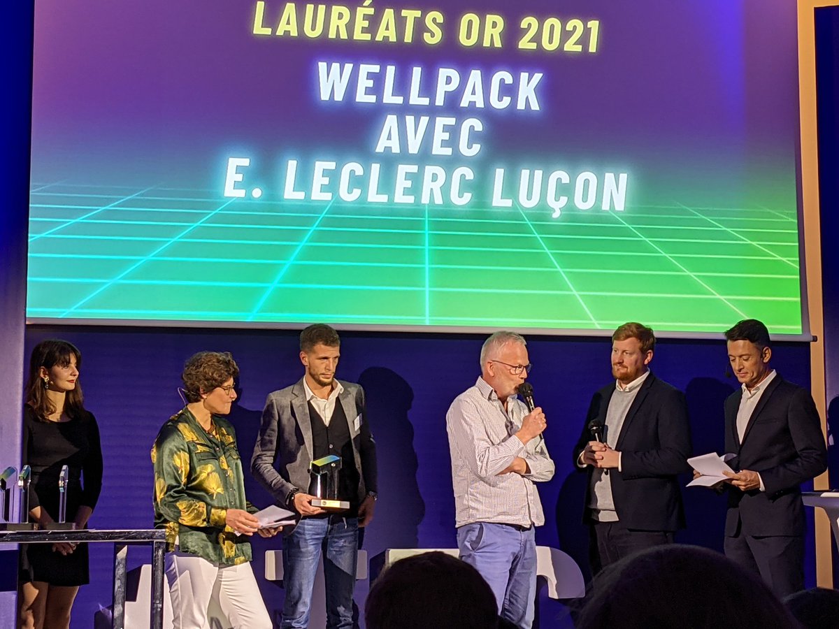 AudeLaval's tweet photo. Très beau trophée ecommerce pour #wellpack pour une campagne d'acquisition SMS en remplacement des prospectus papier de Leclerc avec mesure de l'efficacité réelle en magasin #tec21 #green https://t.co/bOcEf1vUwh