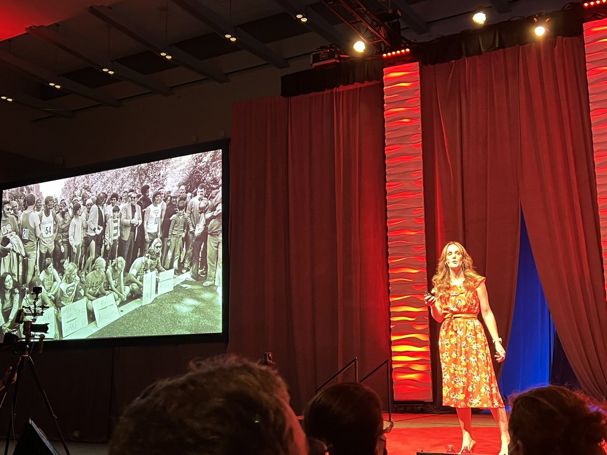 DrAmyBroach's tweet photo. Be curious.  Be present.   Awesome MED talk, Cara!  So proud!  @AAGL #MageeMIGS https://t.co/VpnH4UKGNi