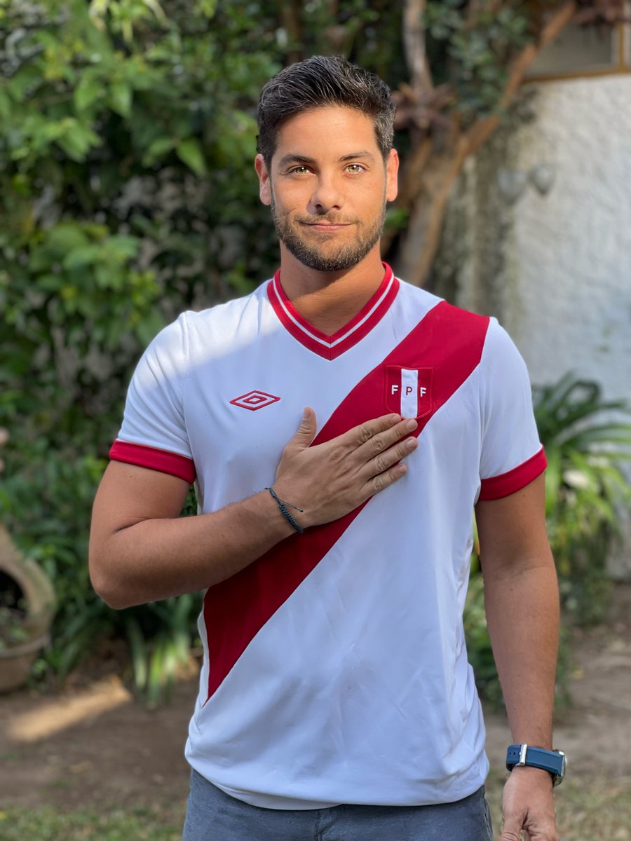 Quítame lo que quieras menos la esperanza y la ilusión… Ganamos y seguimos en carrera al Mundial; ARRIBA PERÚ CARAJO!!! ⚽️🇵🇪♥️