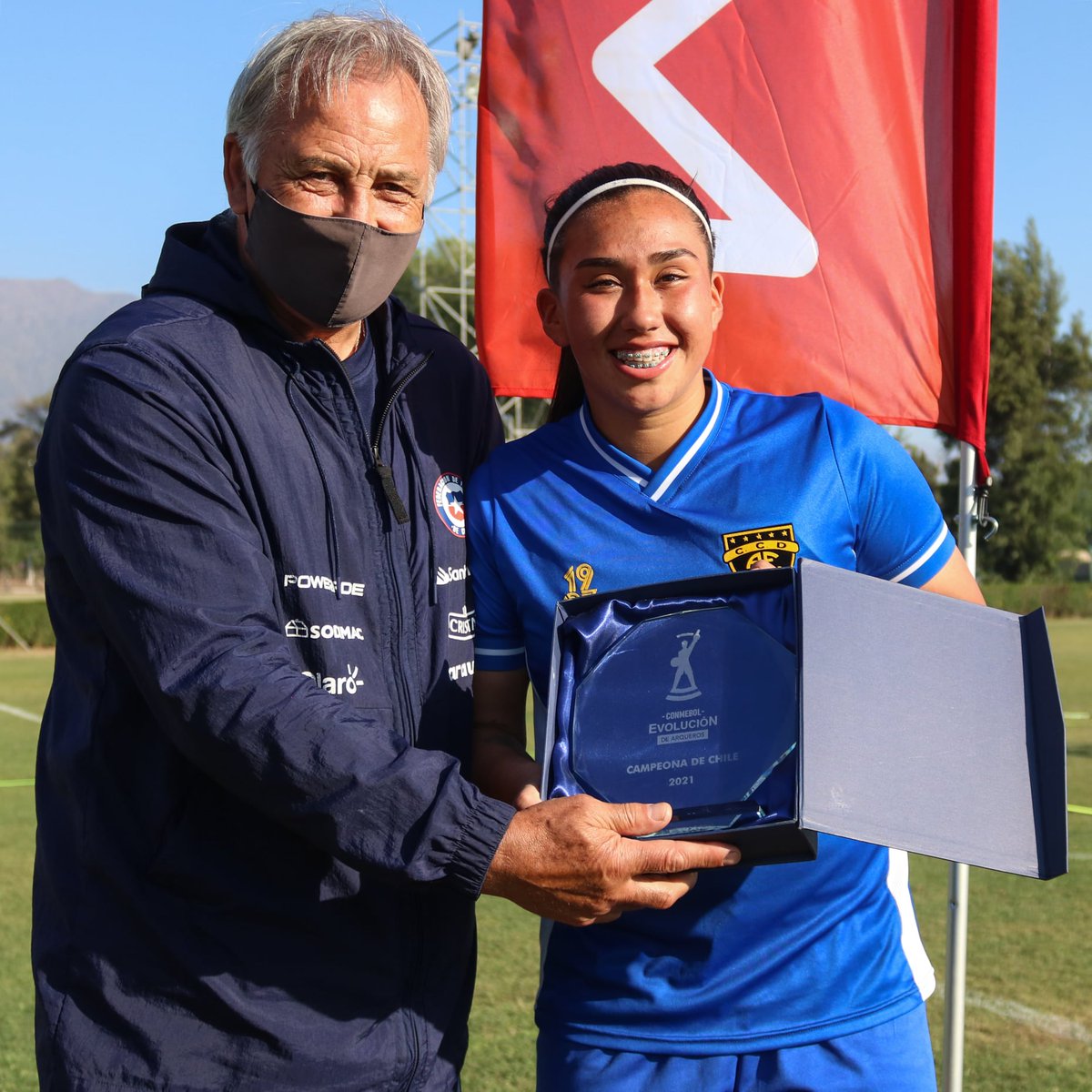 RadarAustral's tweet image. LA CALBUCANA SOFÍA CALBUCURA GANÓ EL CAMPEONATO CONMEBOL EVOLUCIÓN DE ARQUEROS Y REPRESENTARÁ A CHILE
Mira la nota acá: bit.ly/3CnnWnf
📷 @Fernandezvial