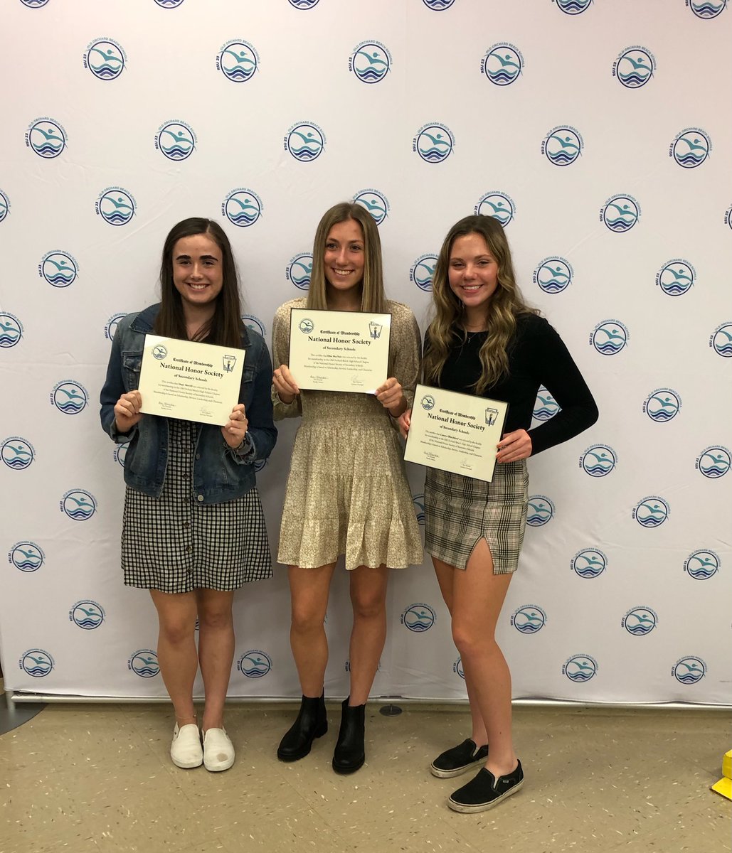 Supt_RSU23_OOB's tweet photo. Congratulations to our OOBHS National Honor Society Members and Inductees who were honored this evening in a ceremony! #gullpride https://t.co/evBpXW4zjy