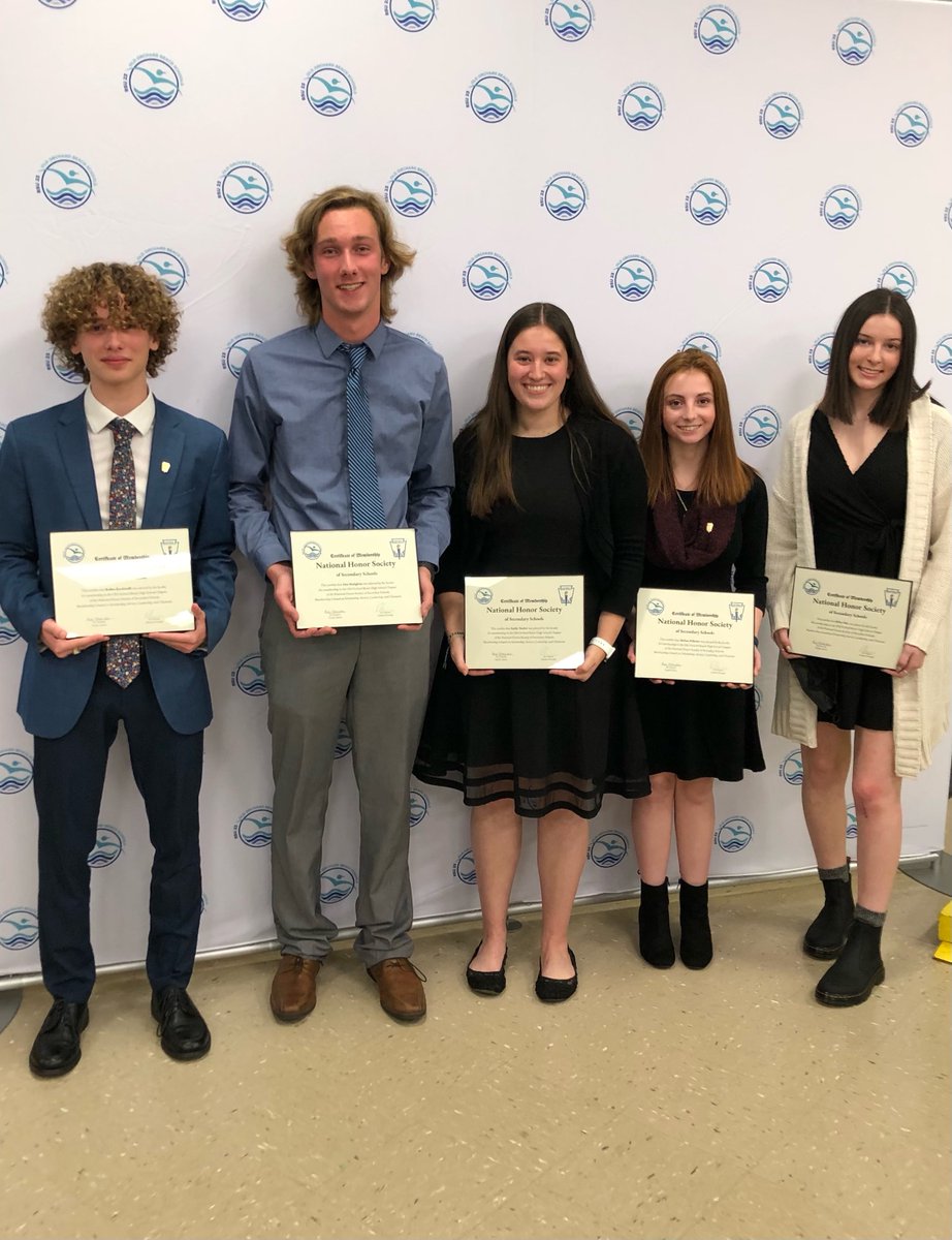 Supt_RSU23_OOB's tweet photo. Congratulations to our OOBHS National Honor Society Members and Inductees who were honored this evening in a ceremony! #gullpride https://t.co/evBpXW4zjy