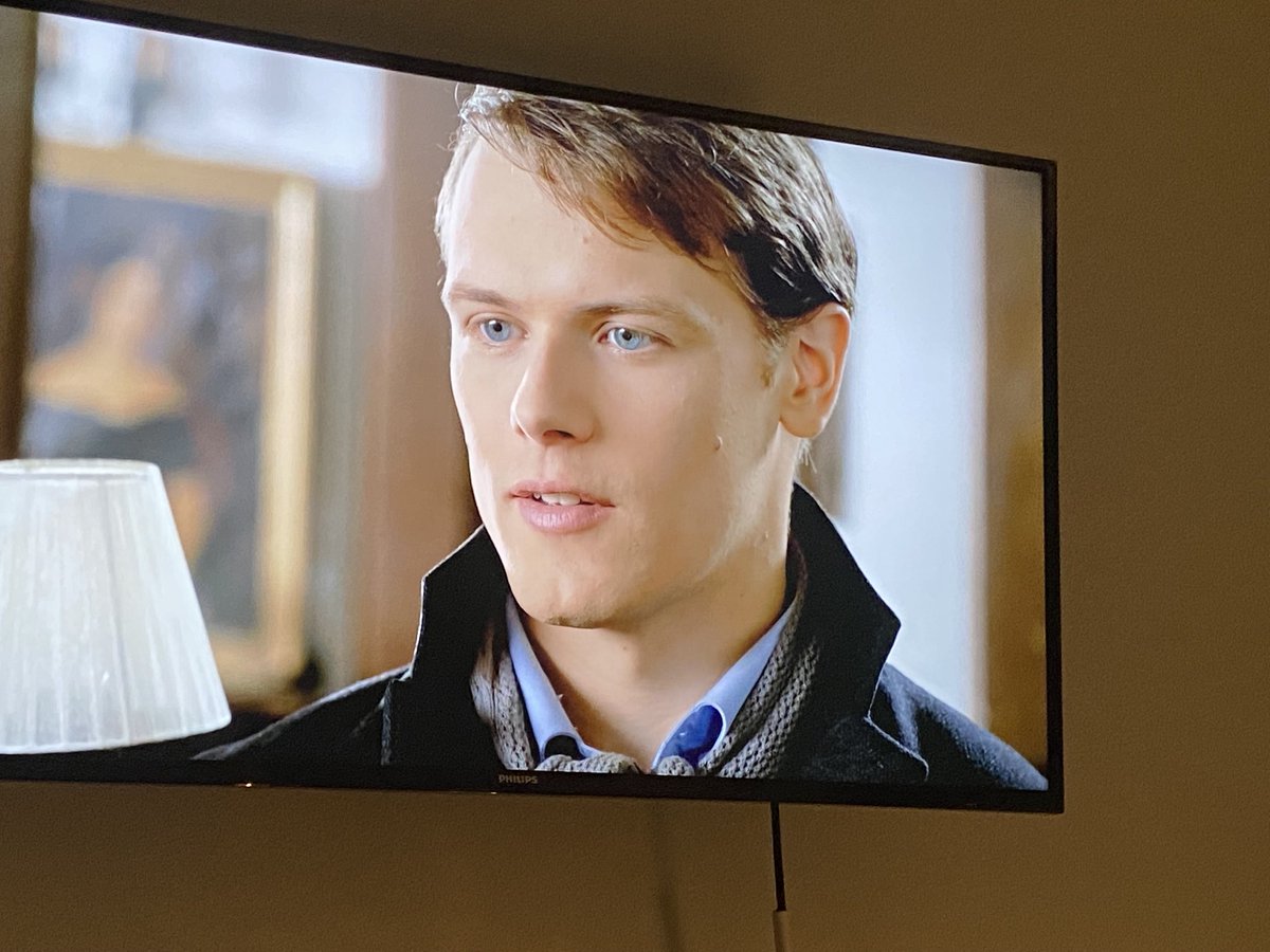 mskkennedy's tweet photo. No better way to start the holiday season-feel good movie with ⁦@SamHeughan⁩ 
It’s just makes you smile 😊 
#holidaymovie #princessforchristmas #samheughanxmasmovie https://t.co/KuHsjwWTz5