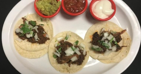 RoosterTavern's tweet photo. When they dip, you dip, we dip... Rico's Barbacoa Tacos...Olay!!! https://t.co/4aTeDyvpoH