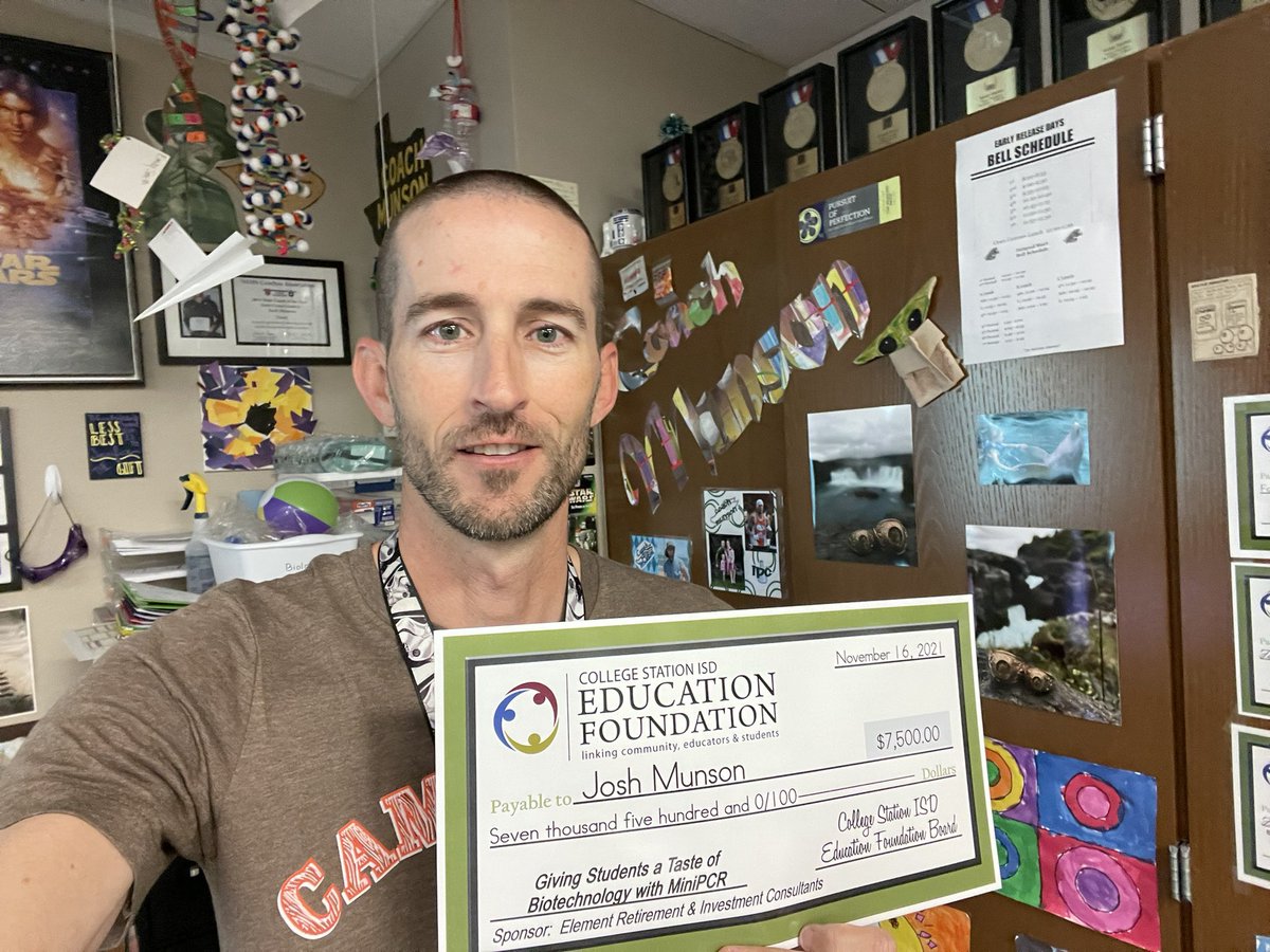 coachmunson's tweet photo. Thank you @Give2Kids and sponsor Element Retirement and Investment Consultants for funding our grant - Giving Students a Taste of Biotechnology With @miniPCR …Are our @CSHighSchool Biology students PTC Tasters 👅? We shall find out! 🙌 @vanitavance #PurpleScience https://t.co/TGZPgaVWXt