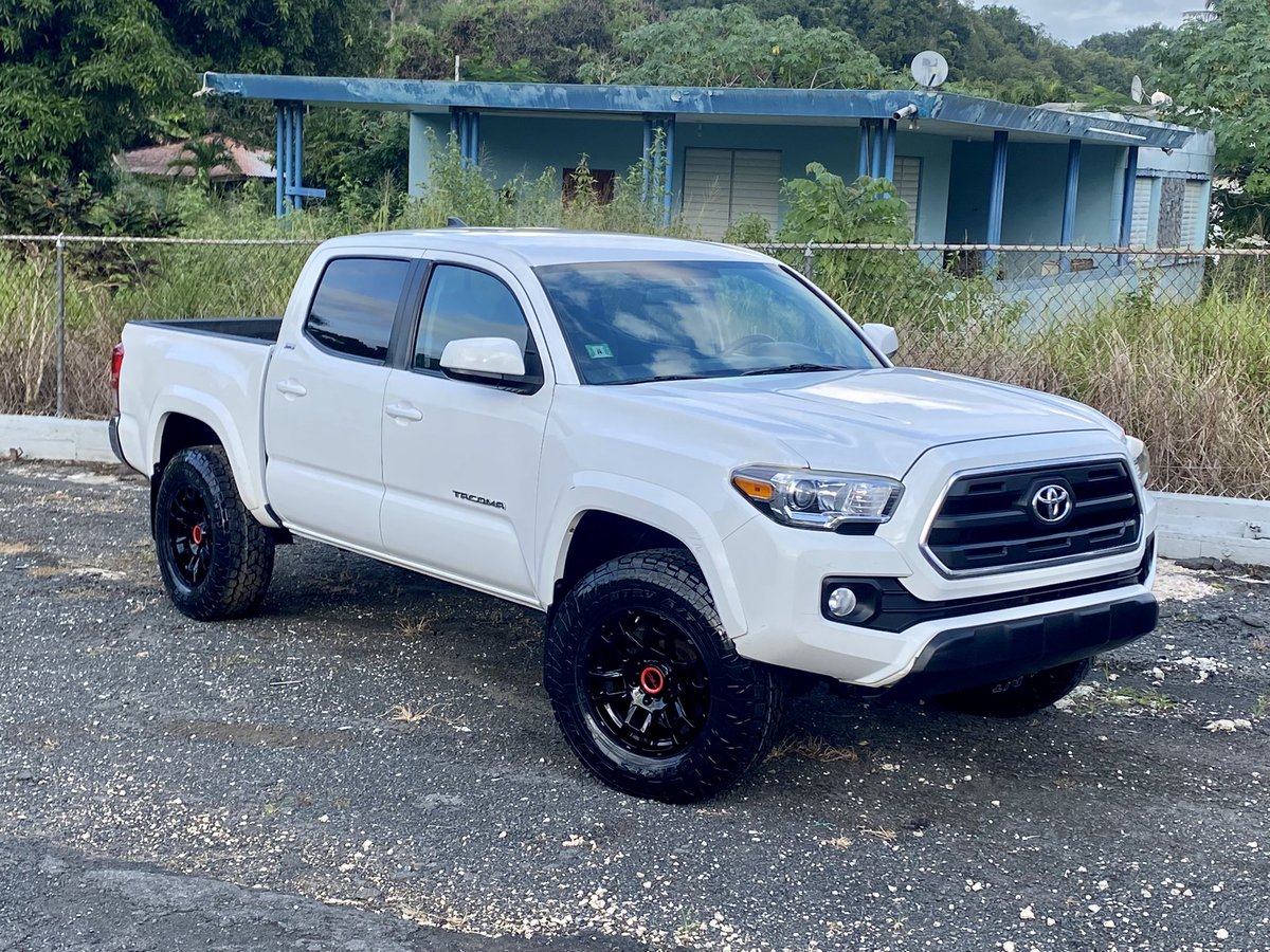 LuisDavid1099's tweet photo. 2017 Toyota Tacoma 4x4 https://t.co/HgAJ84HMF7