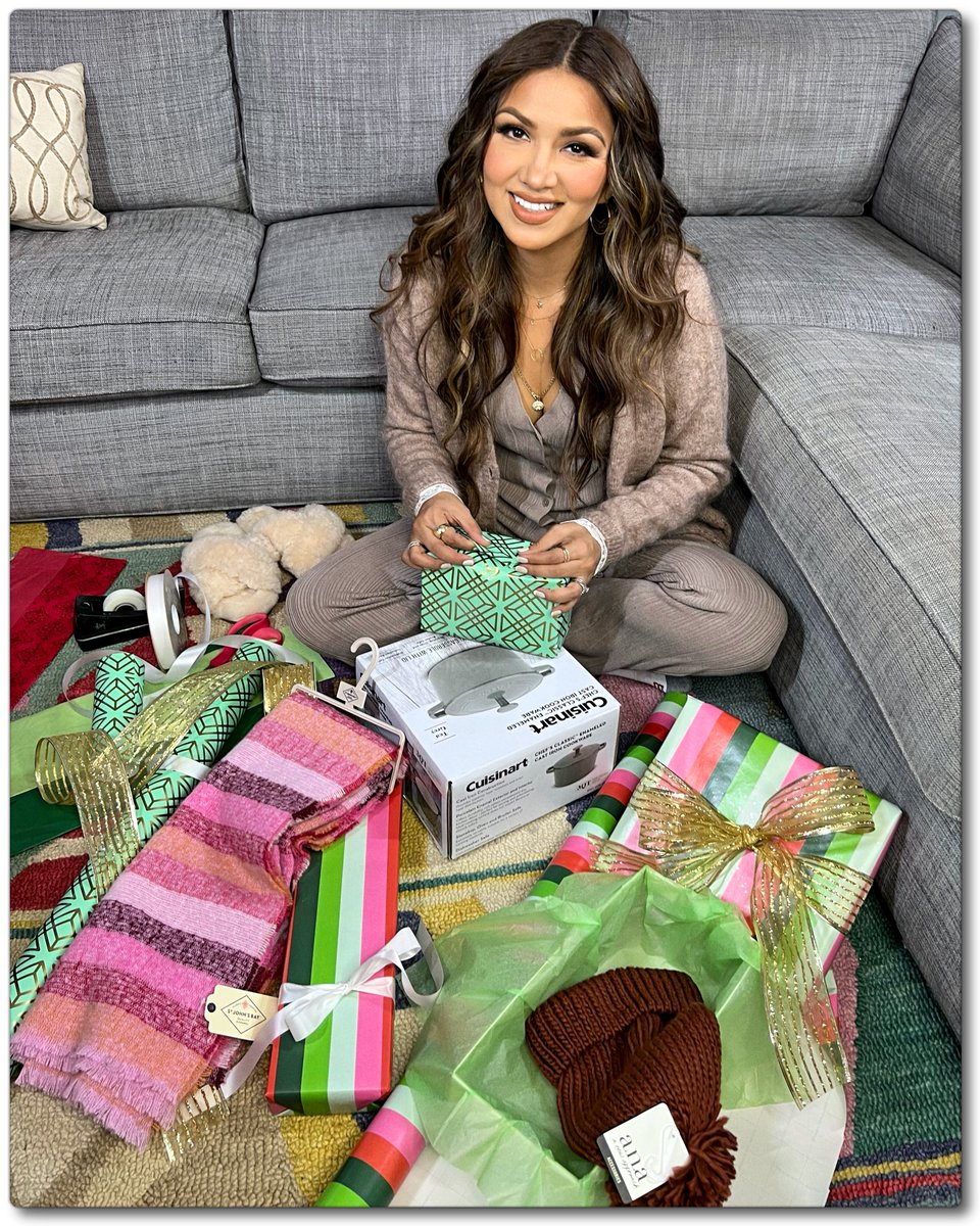 jcpenney's tweet photo. Come discover a wonderland of gifts for the whole fam at merry prices from JCPenney✨  Click here to shop our early Black Friday deals. https://t.co/A2RI4tKLv0 (📸:@lilylove213) https://t.co/Vu8p1rJzXA