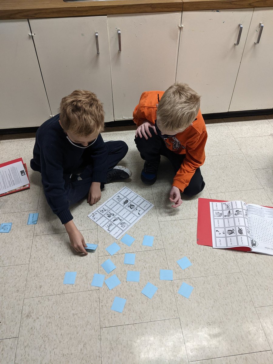 e_slack77's tweet photo. In Grade 4, we are learning the names of different farm animals in French by playing a game of Concentration with a partner! 💪🙌 @merritt_ps @Mrs_Kelcey @dsbn https://t.co/CgyMA3nz6r