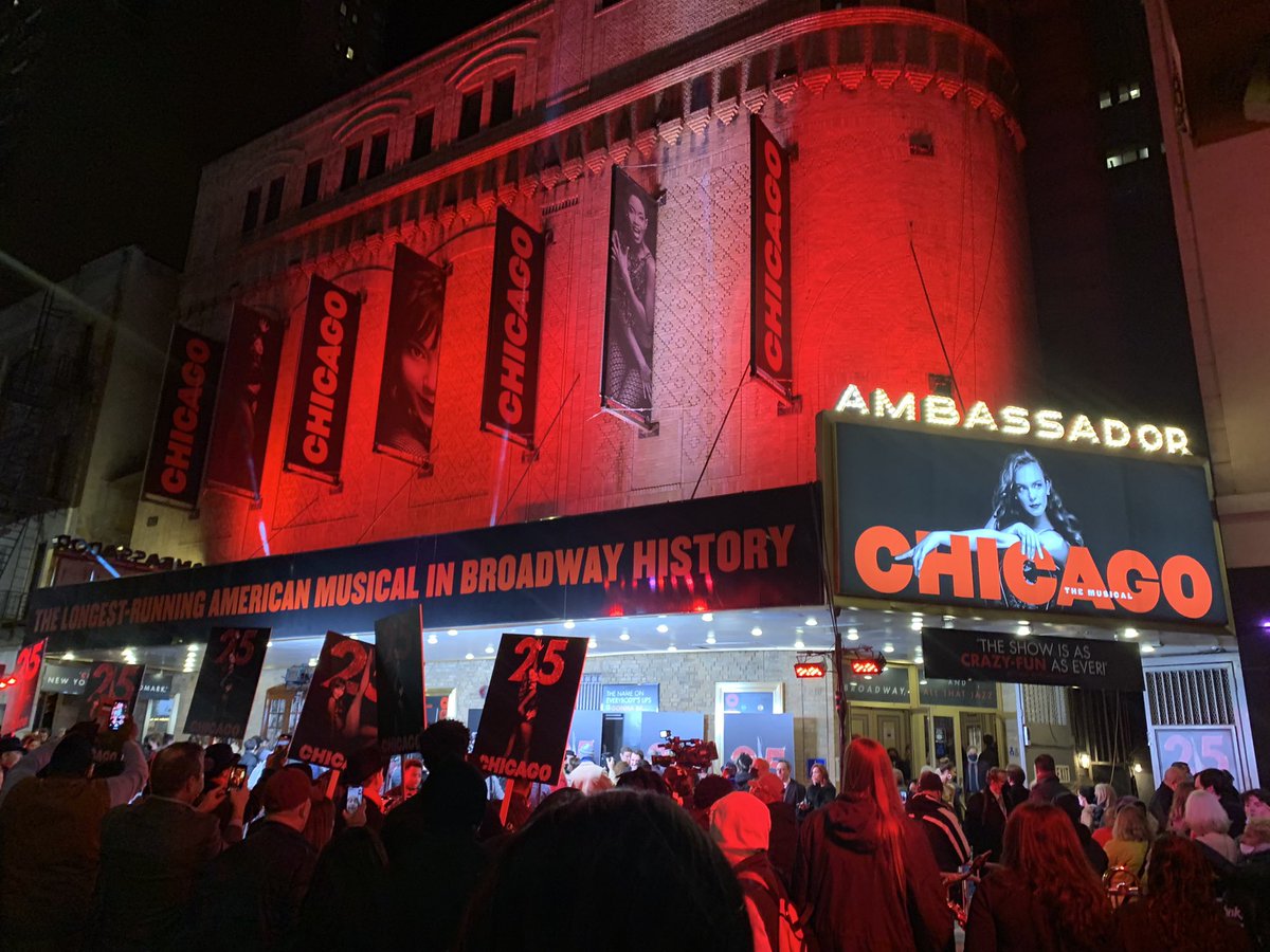 ApplerMichael's tweet photo. @ChicagoMusical prepares to celebrate its 25 years on #broadway, spotlights and all. #Chicago25 https://t.co/SVPDuHg5WP