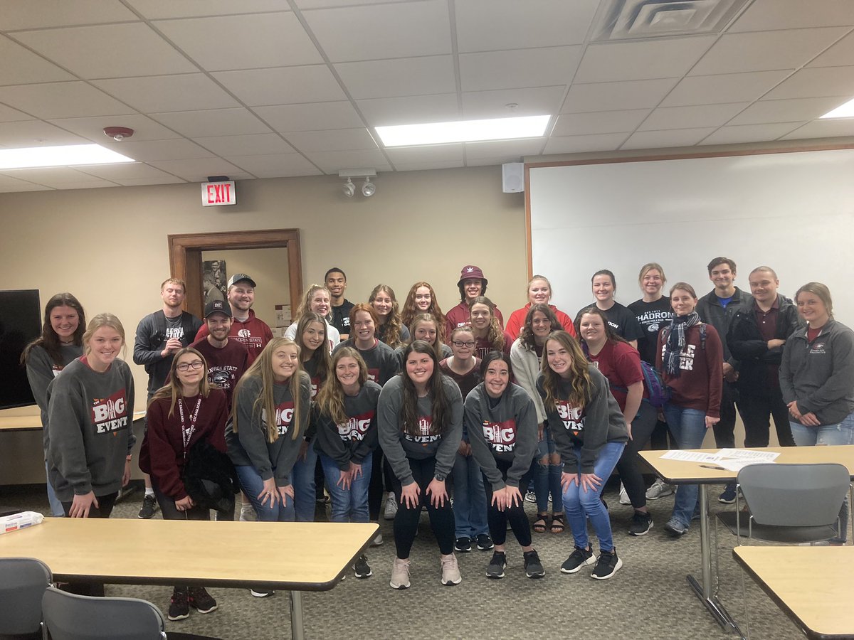 bigeventcsc's tweet image. Today, The Big Event staff teamed up with students from Dr. French-Collins’ Event Planning and Leadership class to participate in the Mini Big Event. It was a great day of raking leaves, painting parking lots, hanging Christmas lights, and more! 🤗