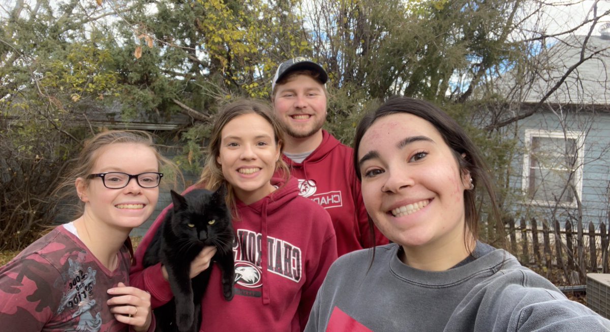 bigeventcsc's tweet image. Today, The Big Event staff teamed up with students from Dr. French-Collins’ Event Planning and Leadership class to participate in the Mini Big Event. It was a great day of raking leaves, painting parking lots, hanging Christmas lights, and more! 🤗