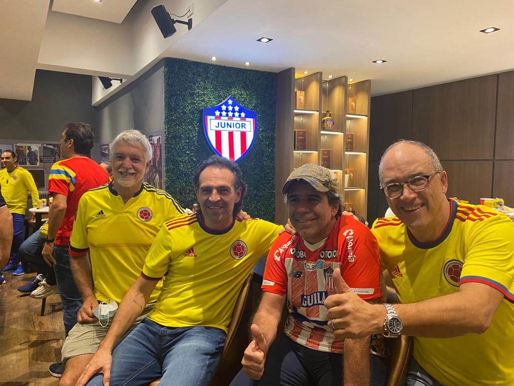 JCecheverryCol's tweet photo. Esta es la Selección Colombia de la experiencia. 💪 #CoalicionDeLaExperiencia #VamosColombia🇨🇴 #EliminatoriasSudamericanas https://t.co/hqxvA403Yw