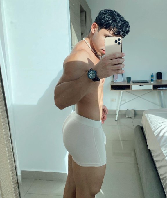 OnlyFans 20% OFF 👦🏻 https://t.co/OohhAogG7D https://t.co/XoPzMf8KXs