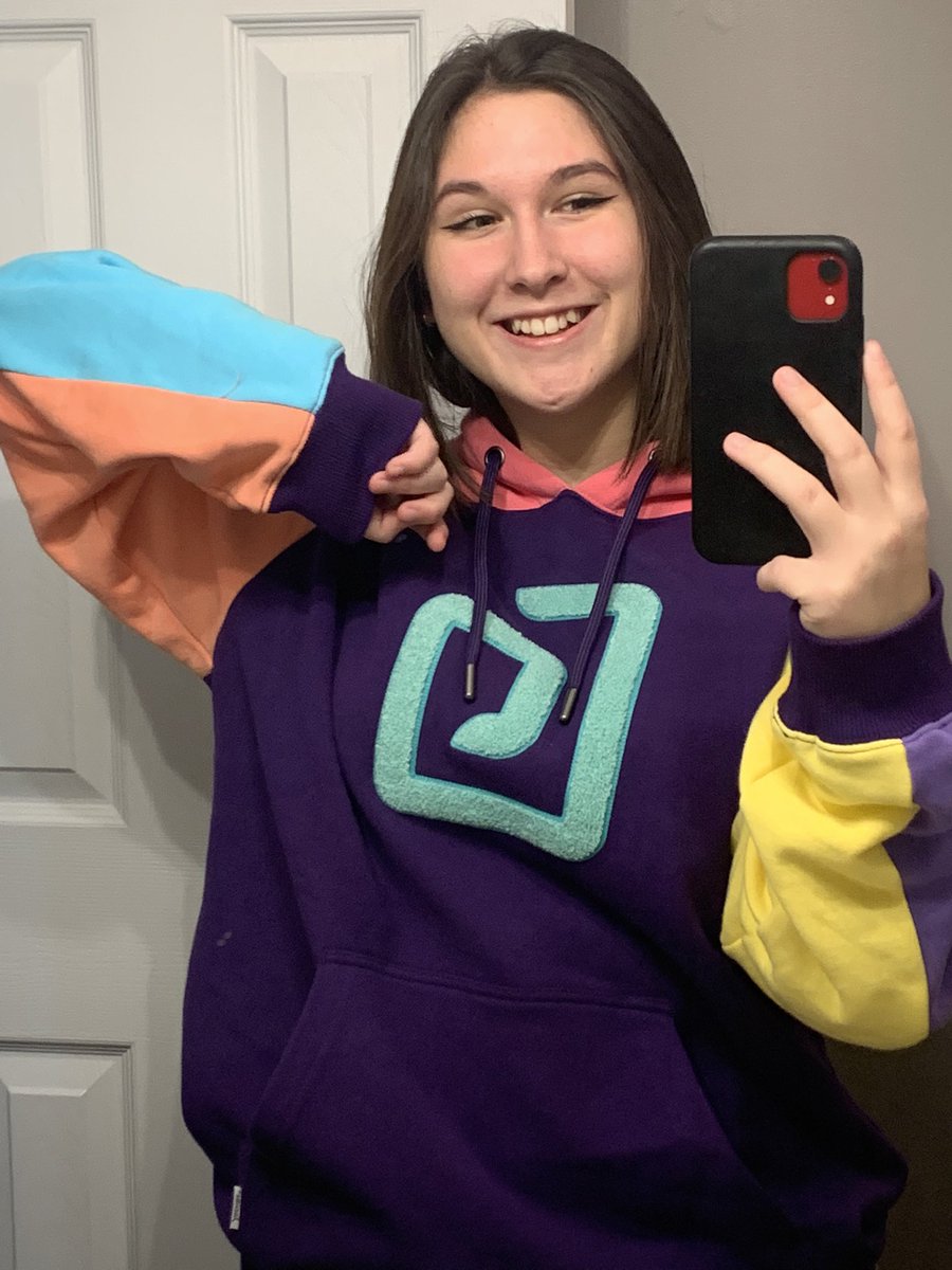 lastaliyah's tweet photo. Finally it’s here! @KarlJacobs_ #canada #karljacobs #mearch #karlnap #mcyt #dsmp #twitch #discord https://t.co/ttejrpXNdW