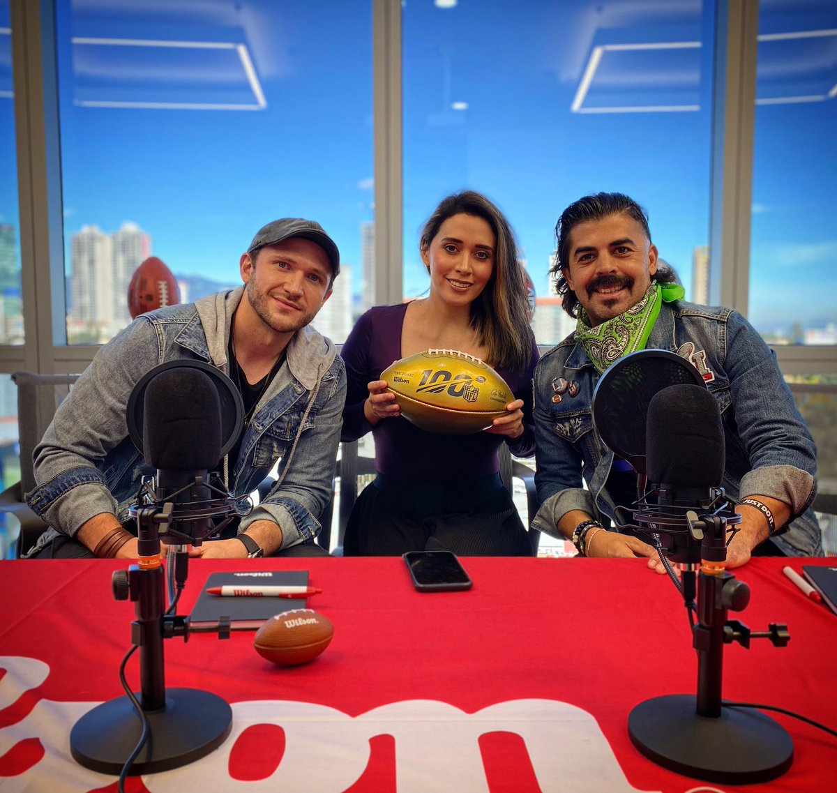 abogadopateador's tweet image. Listo el primer episodio de #NFLTalks hablando de NFL con grandes amigos. @marifermora90 @Pederzini 
Los invito a verlo.
👉🏻 instagram.com/tv/CWWrn4qPUVU…