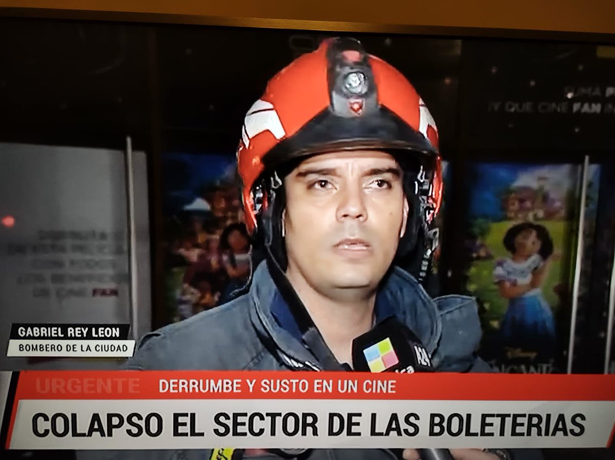 Chicos hubo un derrumbe en el cinemark de palermo y el bombero se llama REY LEON.