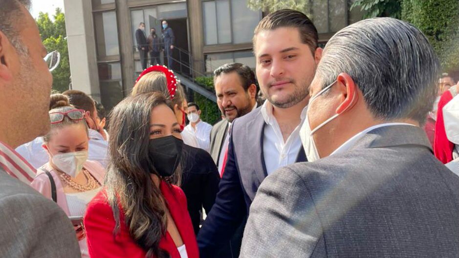 PRIVeracruz_'s tweet photo. 📌 #Comunicado 📰

México y Veracruz necesitan de mujeres y hombres jóvenes con formación política, que afronten el debate: @Marlon_RamirezM

🔗 Información completa:
https://t.co/meO3wEibEF https://t.co/4QqfWrz6xH