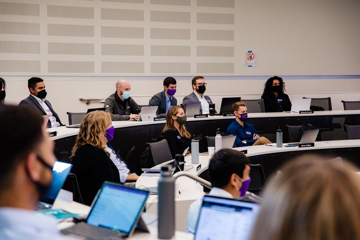 UWHybridMBA's tweet photo. Foster’s Hybrid MBA rose to the #4 spot in the U.S. in the Poets &amp; Quants Best Online MBA Programs of 2022 ranking, signaling the continued excellence of the Foster community in helping its students accelerate their leadership development.  https://t.co/v40TqTvM9S https://t.co/whEGUZehJy