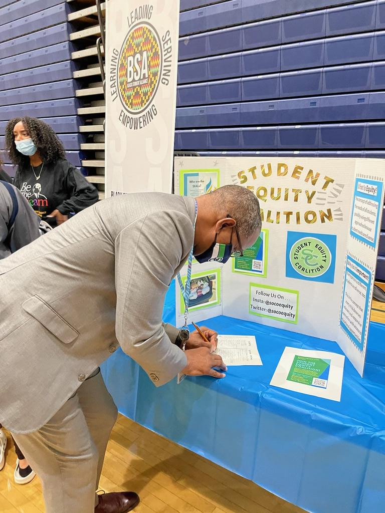 Metz_Principal's tweet photo. We had a fantastic Club Fair at @socohs on a Monday. Over 50 different student-led clubs to represent and open membership opportunities. I was so proud to have been made an honorary member of our Student Equity Coalition! @SoCoPTSO @Region4FCPS @fcpsnews @socospirit #OneStallion https://t.co/xT1GDaPcFI