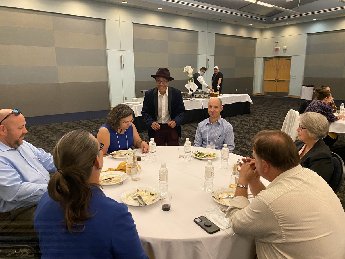 Caught in the act...
#corporateevents #strollingmagic #closeupmagic #holidayparties #roamingmagic #performance #losangelesevents #corproatemagic #holidaymagic #awardsbanquet #nowbooking #booknow #magic #magician #performance #livemagic #decemberevents #laevents #socalevents