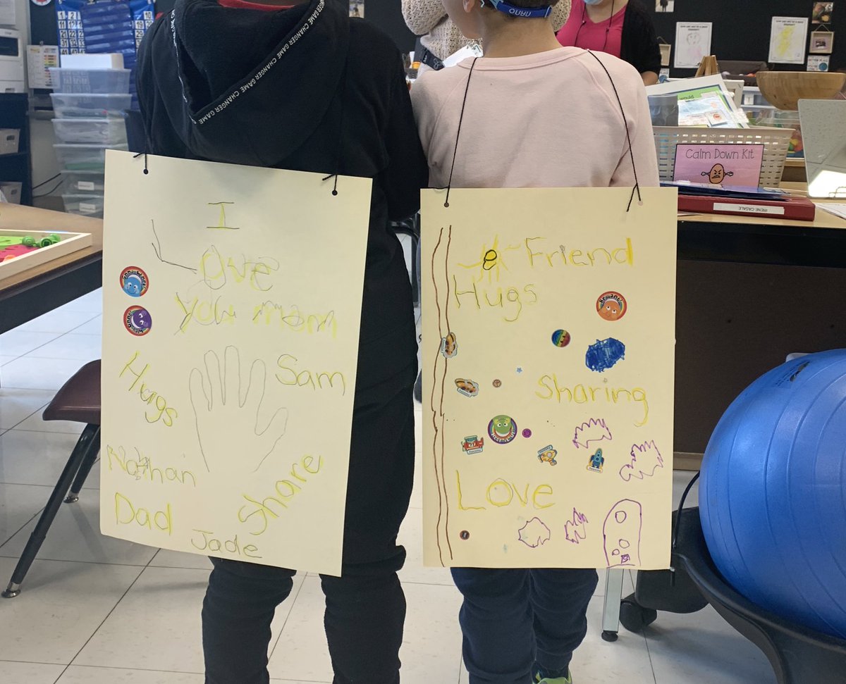 StaffieriMonica's tweet photo. We are Kindness Superheroes! We made our superhero kindness capes using kind words and pictures! What kindness super power do you have? @smy_nobleton @YCDSB @ONTSpecialNeeds @DomenicScuglia https://t.co/RnSzg7B1yF