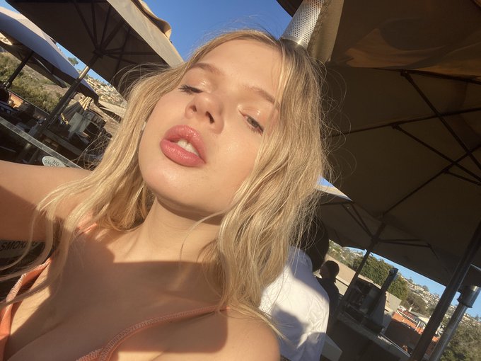 Hey Alexa play hoes mad &hellip;. https://t.co/Fnn1Ld4LPT