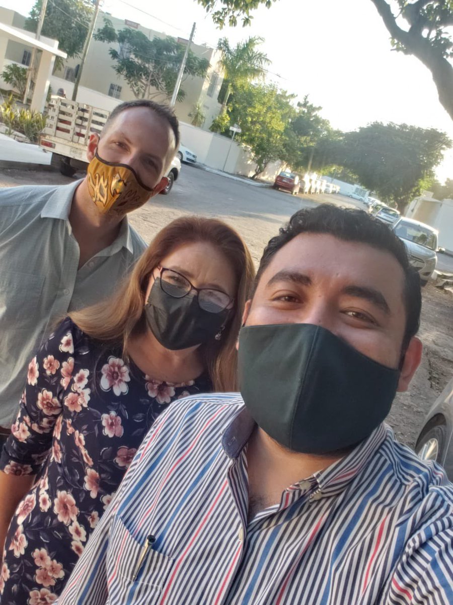 piensaenrobot's tweet photo. Un enorme gusto apoyar en conjunto con @educacionyuc y el Srio @LiborioVidal a las escuelas de Yucatán con #FundaciónRobotiX y nuestros aliados. https://t.co/zYAvu57scF