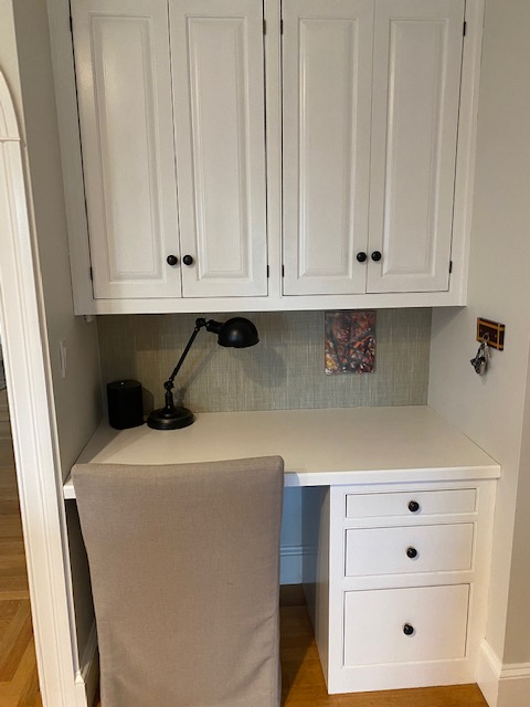 KehoeBetsy's tweet photo. It's Interior Tuesday! Do you have a desk nook that needs a little bit of spicing up? How about grass peel and stick wallpaper and a piece of art to add a little texture to the area? If you'd like help in sprucing up a unique area in your home, give The Kehoe Team a call. https://t.co/nEkqClHKbS